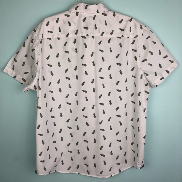 EXPRESS Short Sleeve Slim Soft Wash Button-up Shirt - Picture 5 of 5